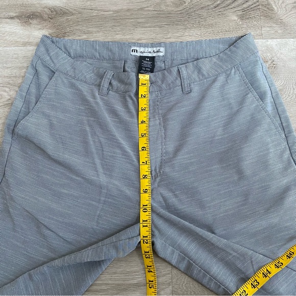 Travis Mathew Shorts Size 34 Golf Performance Casual Stretch 10” Inseam Gray - Picture 4 of 6
